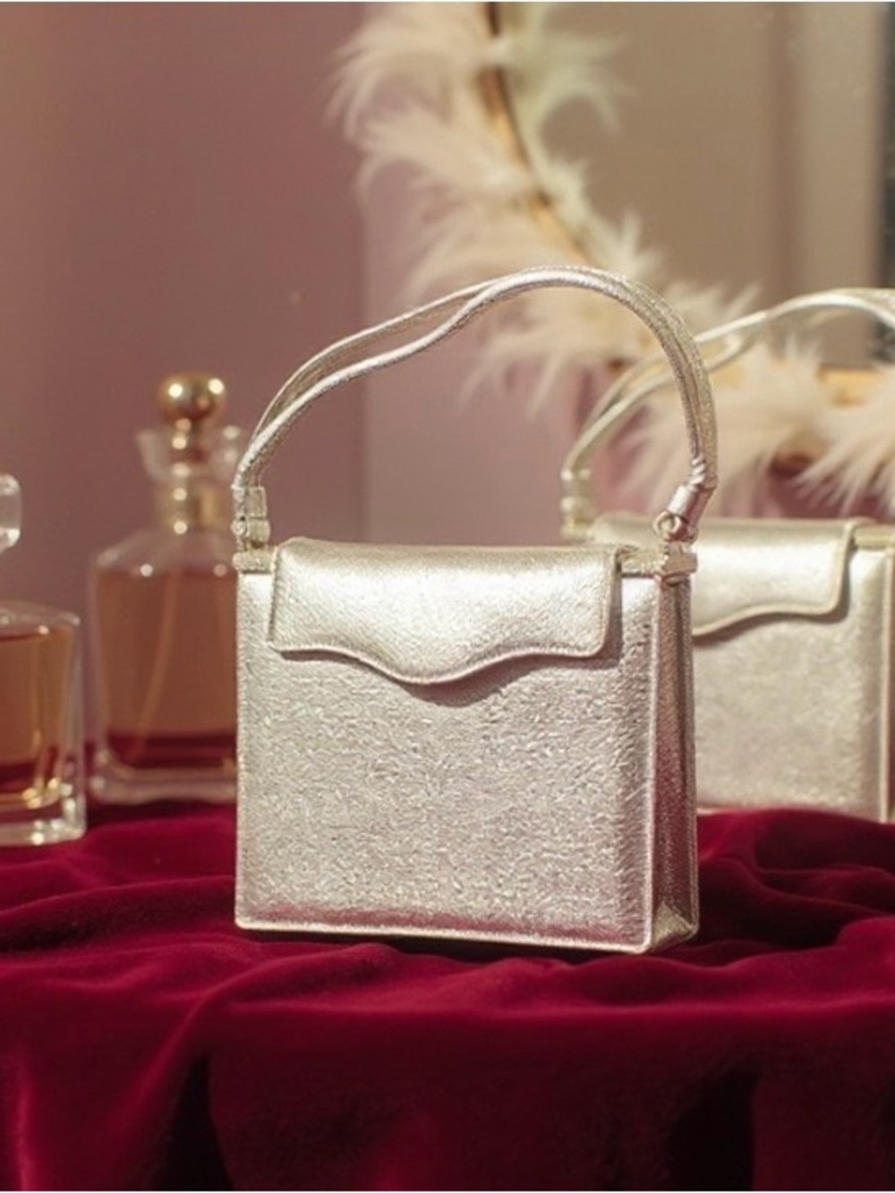 Vintage Saks Fifth Avenue Metallic Silver Women’s Shoulder Bag